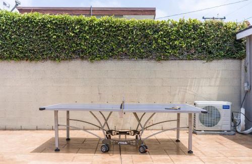 Park West Casa | Cute Studio with AC and Backyard