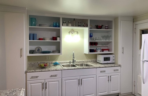 Tyrone Casa | Cute Totally Remodeled Casita in the Heart of Town