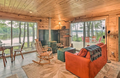 Mariaville Cabina | Cute Waterfront Cabin in Coastal Maine!