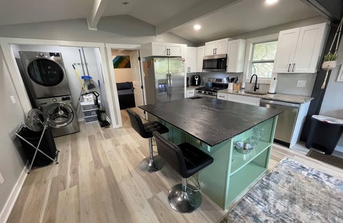 Carrollton Casa | Cutest Bungalow in Carrollton