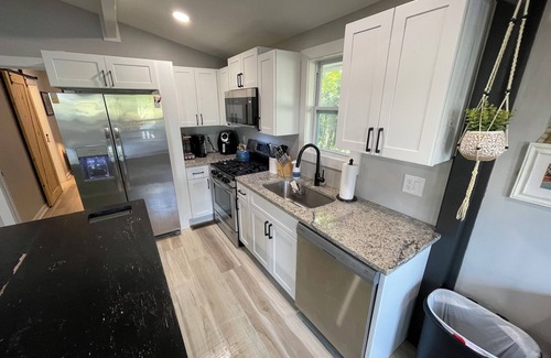 Carrollton Casa | Cutest Bungalow in Carrollton