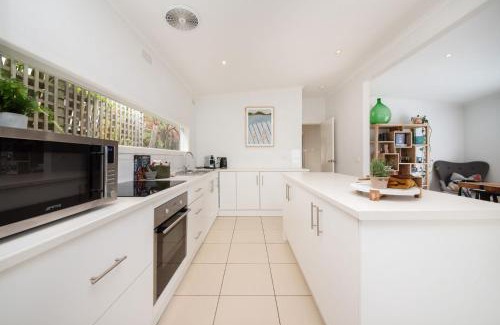 Rosebud Casa | Cutest Cottage on Fourth walk to the Beach
