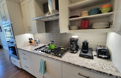Rochester Casa | Cuthbert Place / No Stairs, 2 bed, 2 bath, Pet Friendly, 2 mi to Mayo Clinic