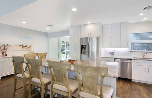 Florida North Atlantic Coast Casa | Cutting-edge & Cozy 4 Bed 2 Bath North Palm Beach!