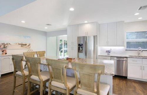 Florida North Atlantic Coast Casa | Cutting-edge & Cozy 4 Bed 2 Bath North Palm Beach