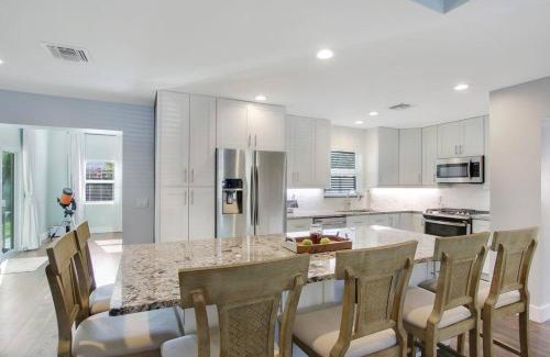 Florida North Atlantic Coast Casa | Cutting-edge & Cozy 4 Bed 2 Bath North Palm Beach