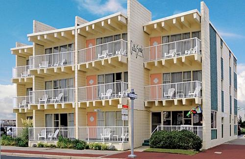 Northeast Virginia Beach Hotel | Cutty Sark Efficiencies and Historic Cottage's