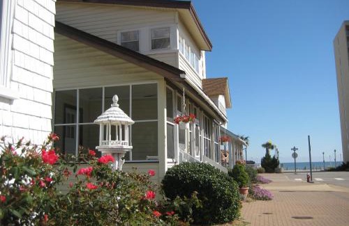 Northeast Virginia Beach Hotel | Cutty Sark Efficiencies and Historic Cottage's