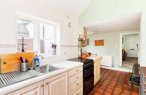 Warwick Town Centre Casa | CV34 4ST 23 The Butts Warwick · Traditional 2 Bed Cottage, Central Warwick | Pass The Keys