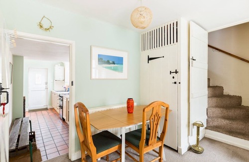 Warwick Town Centre Casa | CV34 4ST 23 The Butts Warwick · Traditional 2 Bed Cottage, Central Warwick | Pass The Keys
