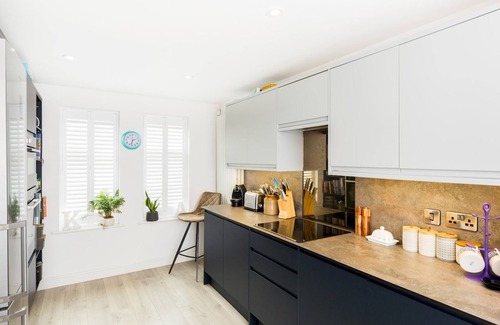 Warwick Casa | CV34 6BW 19 Purser Drive, Warwick · Spacious 4Bed Family Home with Secure Parking | Pass The Keys
