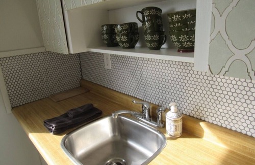 New Westminster Apartamento | Queens Park Suites en Wells Grey Manor- Suite 1