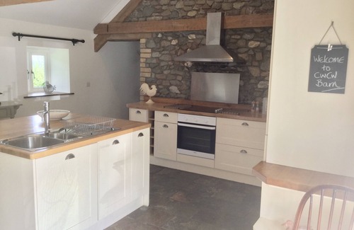 Llandovery Casa | CwCw Barn - Cuckoo Barn, en una ladera cerca de Brecon Beacons
