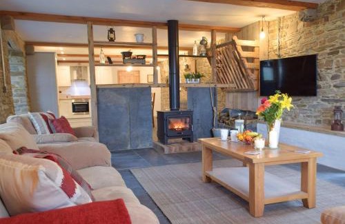 Whitland Casa | Cwm Hyfryd
