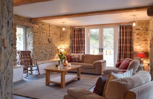 Whitland Casa | Cwm Hyfryd