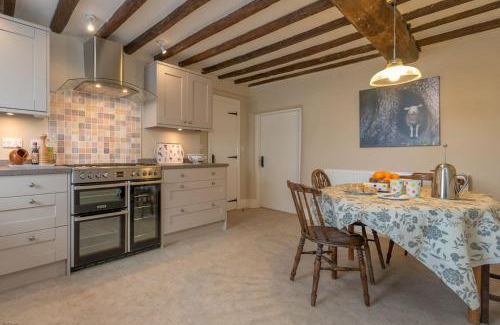 Cwmtirmynach Casa | Cwmain