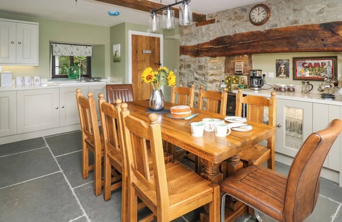 Builth Wells Cabaña | CWMFADOG, family friendly, with open fire in Beulah