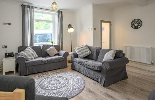 Treorchy Casa | Cwmparc Cottage Very Special Welsh Valley Home by StayStaycations