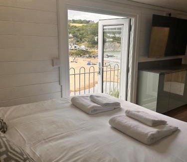 Aberporth Casa | Cwtch Glanmordy by Aberporth Beach Holidays
