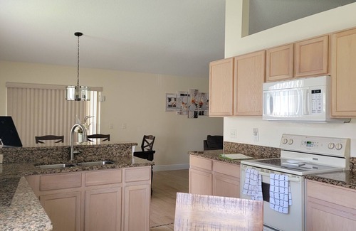 Indian Point Casa | ¡Especial! Cerca de Disney World: 4BR / 2BA Pool Home + Internet gratis