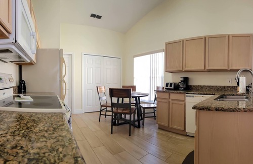 Indian Point Casa | ¡Especial! Cerca de Disney World: 4BR / 2BA Pool Home + Internet gratis