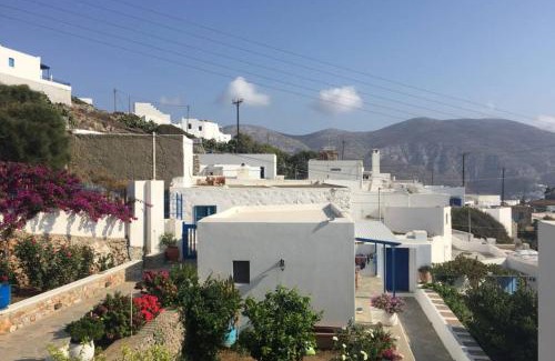 Tholaria Casa | Cycladic house in rural surrounding 2