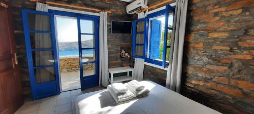 Kithnos Casa | Cycladic House KRIOS with a Pool and 2min from the beach