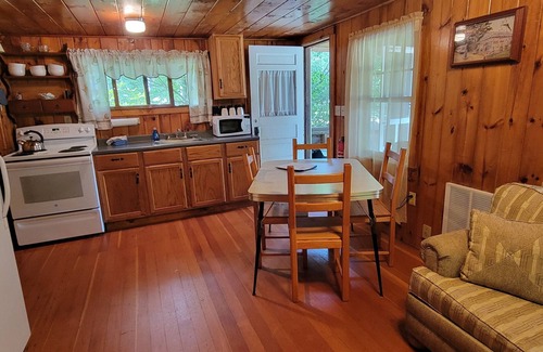 North Sebago Cabaña | Cypress Cottage-Private Beach-Pets Welcome - Round Table Lodge, Sebago, Maine