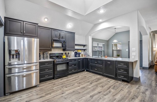 Cypress Casa | Pet-Friendly Cypress Charm: Cozy Vibes and Relaxing Atmosphere.