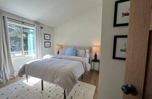Point Arena Casa | Cypress House (Historic Coast Guard property)