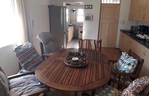 Greater Johannesburg Metropolitan Area Casa | Cyrildene Lodge