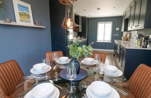 Newport Casa | Cysgod Y Garn