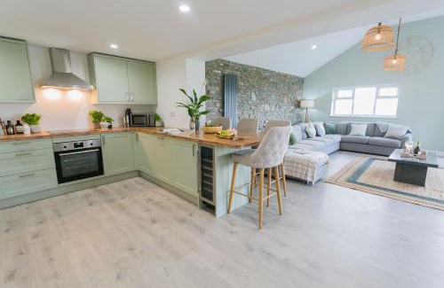 Llanfaethlu Casa | Cysgod y Llanw