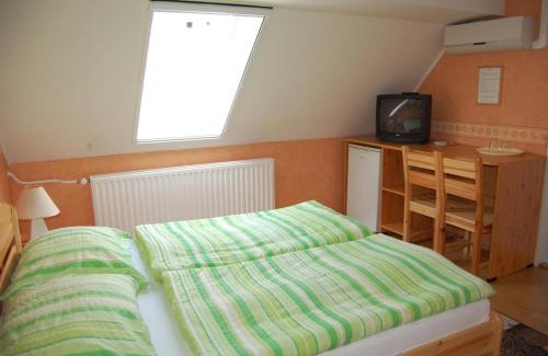 Tata Casa | Czérna Vendégház