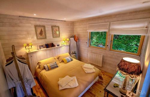 Castelnau-de-Levis Chalet De Esquí | Détente au Bord de l'Eau - Le Chalet du Carla avec Spa et Ponton Privé