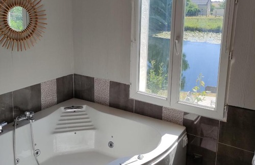 Les Roches-l'Eveque Casa | Détente au bord du Loir - Gîte 2