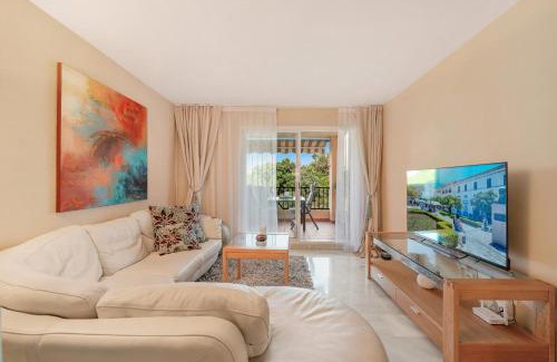 Urbanización Hacienda las Chapas Apartamento | Días De Ensueño En Marbella