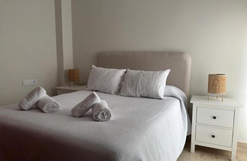 Distrito Noroeste Apartamento | Dúplex céntrico con terraza y parking gratuito