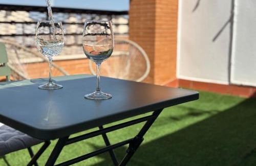 Distrito Noroeste Apartamento | Dúplex céntrico con terraza y parking gratuito