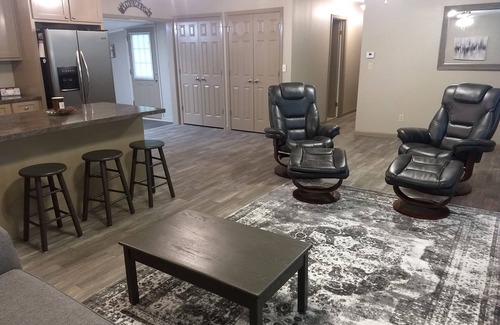 Mount Ida Casa | D and T Retreat. Beautiful home near lake Ouachita, hiking, crystal mines.