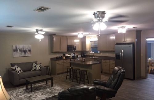 Mount Ida Casa | D and T Retreat. Beautiful home near lake Ouachita, hiking, crystal mines.