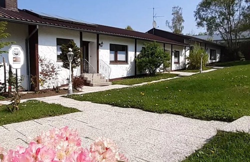 Niedenstein Casa | D&B staycation vacation park Small but nice. Apartment "The Orange"