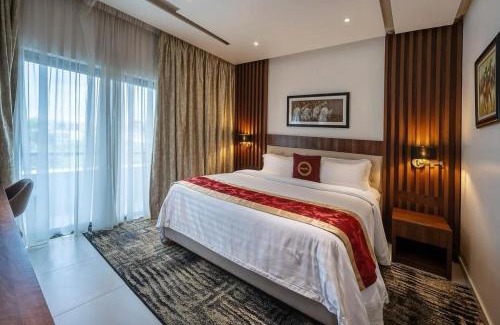 South West Hotel | D Belwood suites Near Airport