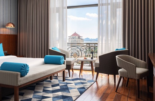 Bai Chay Hotel | D'Lecia Ha Long