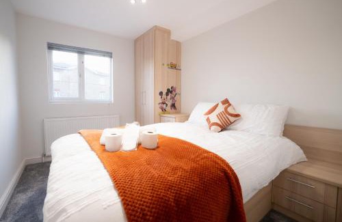 London Borough of Hounslow Casa | D'Luxe 5 beds Home in Twickenham London