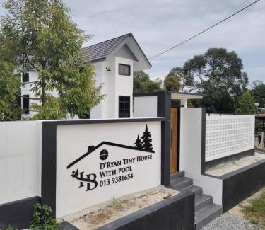 Kampung Beruna Casa | D'Ryan Tiny House with Pool
