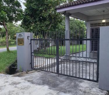Kampung Geliga Besar Casa | D'Salbiah Homestay