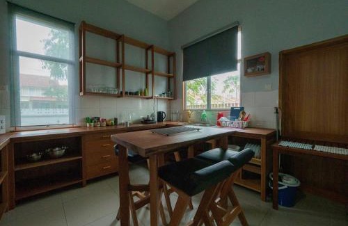 George Town Casa | D SeBalik Pulau Tropical Boutique Home