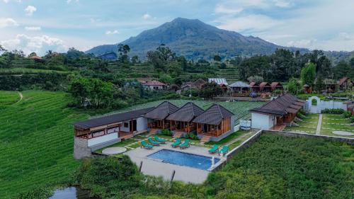 Toya Bungkah Cabina | D Sila's Tepi Danu Villas Kintamani & Natural hot spring