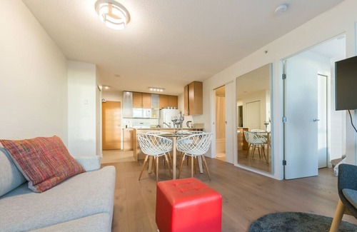 Yaletown Condominio | D11 - Un dormitorio amueblado con buen gusto en Yaletown